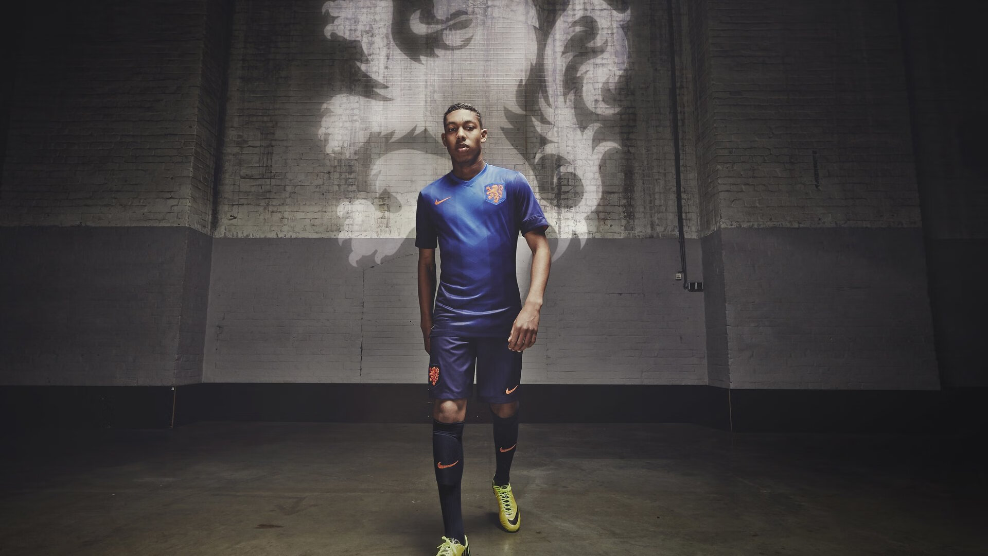 “马科斯·梅特罗的全能技巧,成为阿根廷美洲狮队进攻和防守的核心力量”